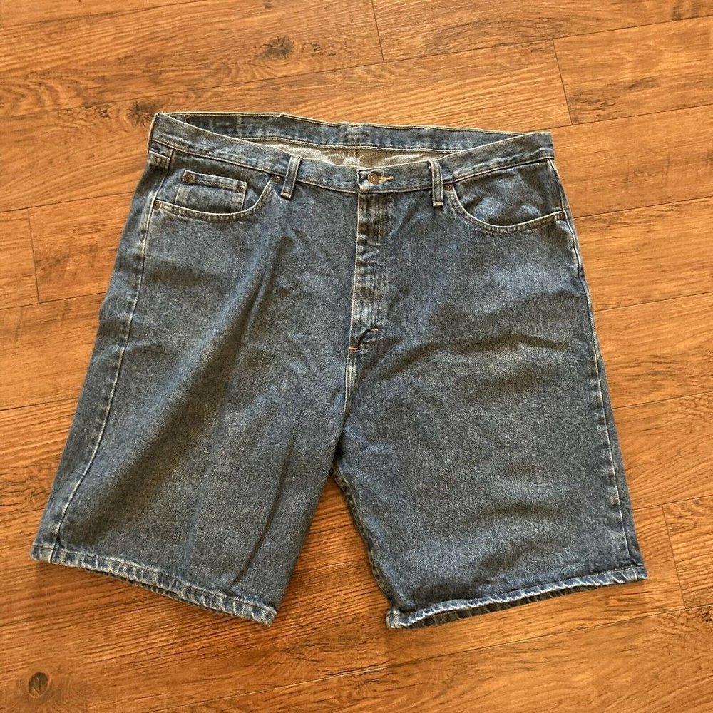Wrangler Originals Men's Relaxed Fit Denim Jean Shorts Size 42  EUC